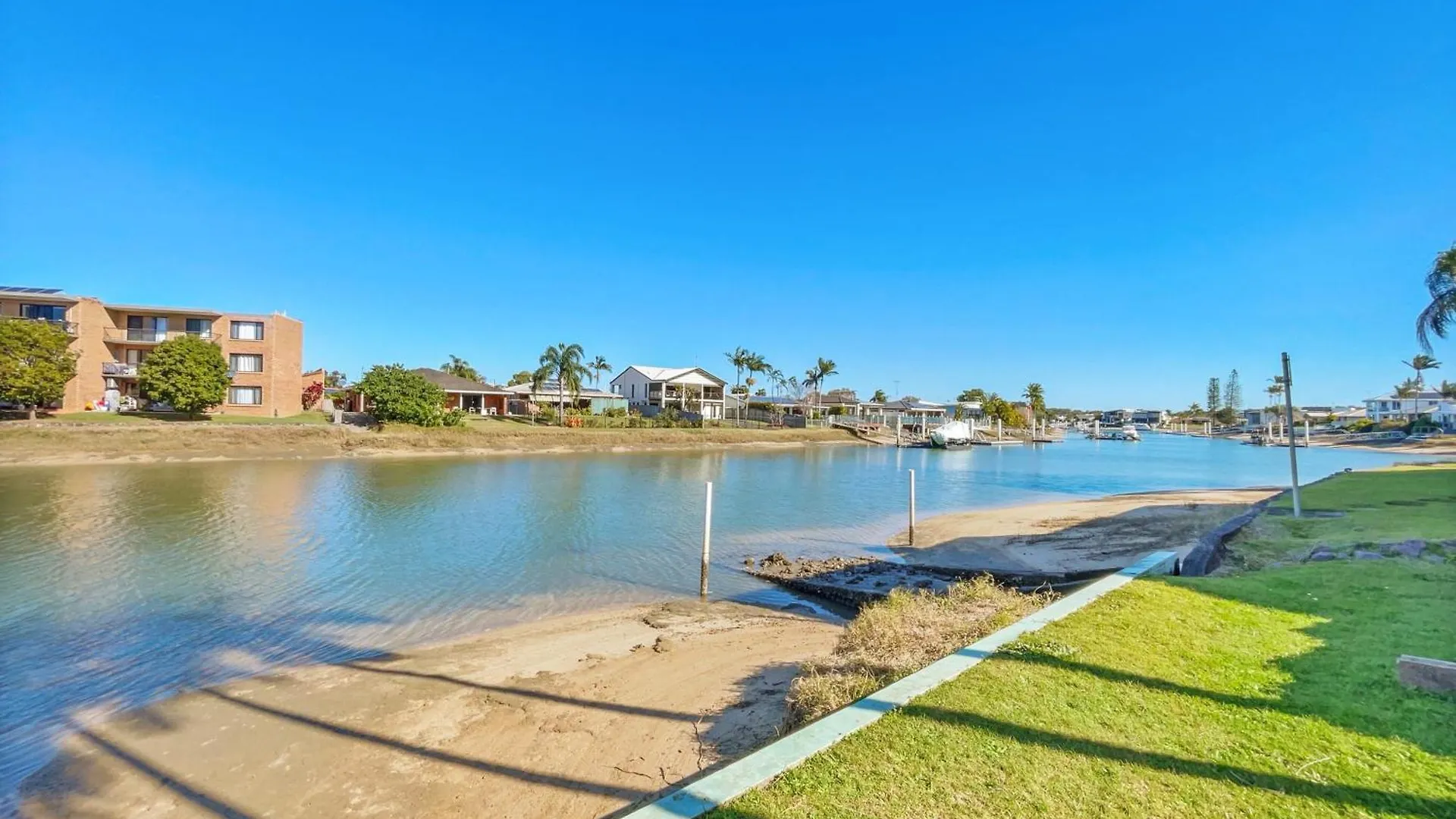 Waterfront Serenity - Steps From Mooloolaba Beach Australia