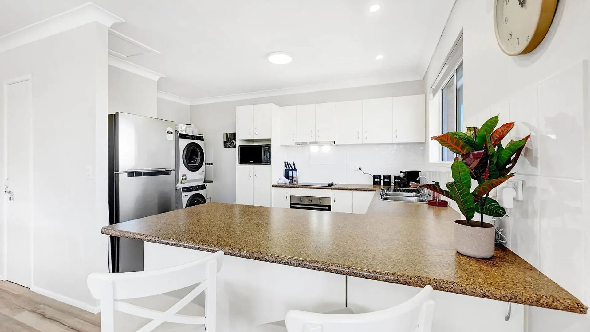 Waterfront Serenity - Steps From Mooloolaba Beach Apartment
