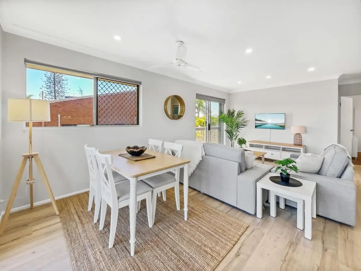 Waterfront Serenity - Steps From Mooloolaba Beach 아파트
