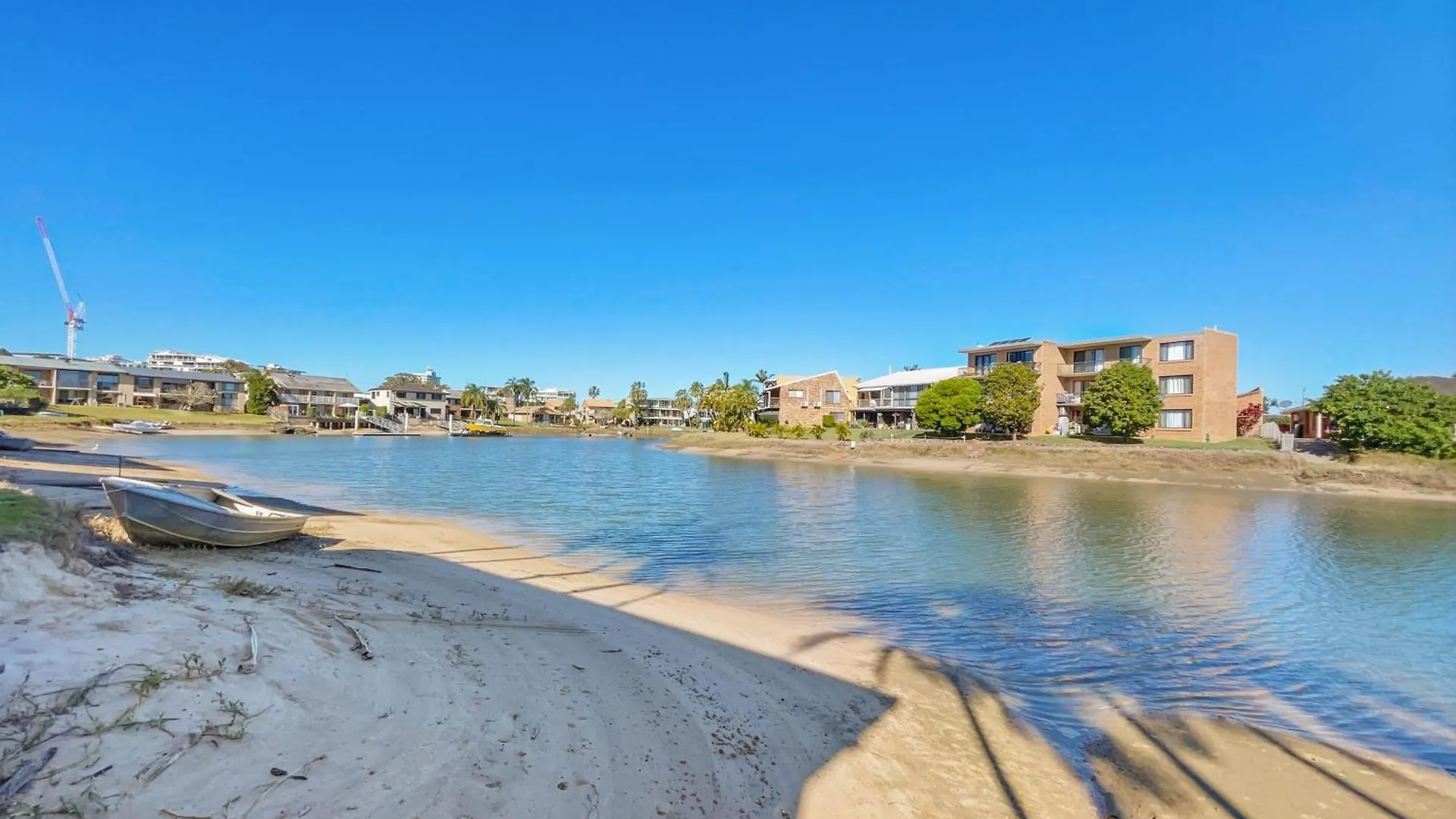 Waterfront Serenity - Steps From Mooloolaba Beach Apartment